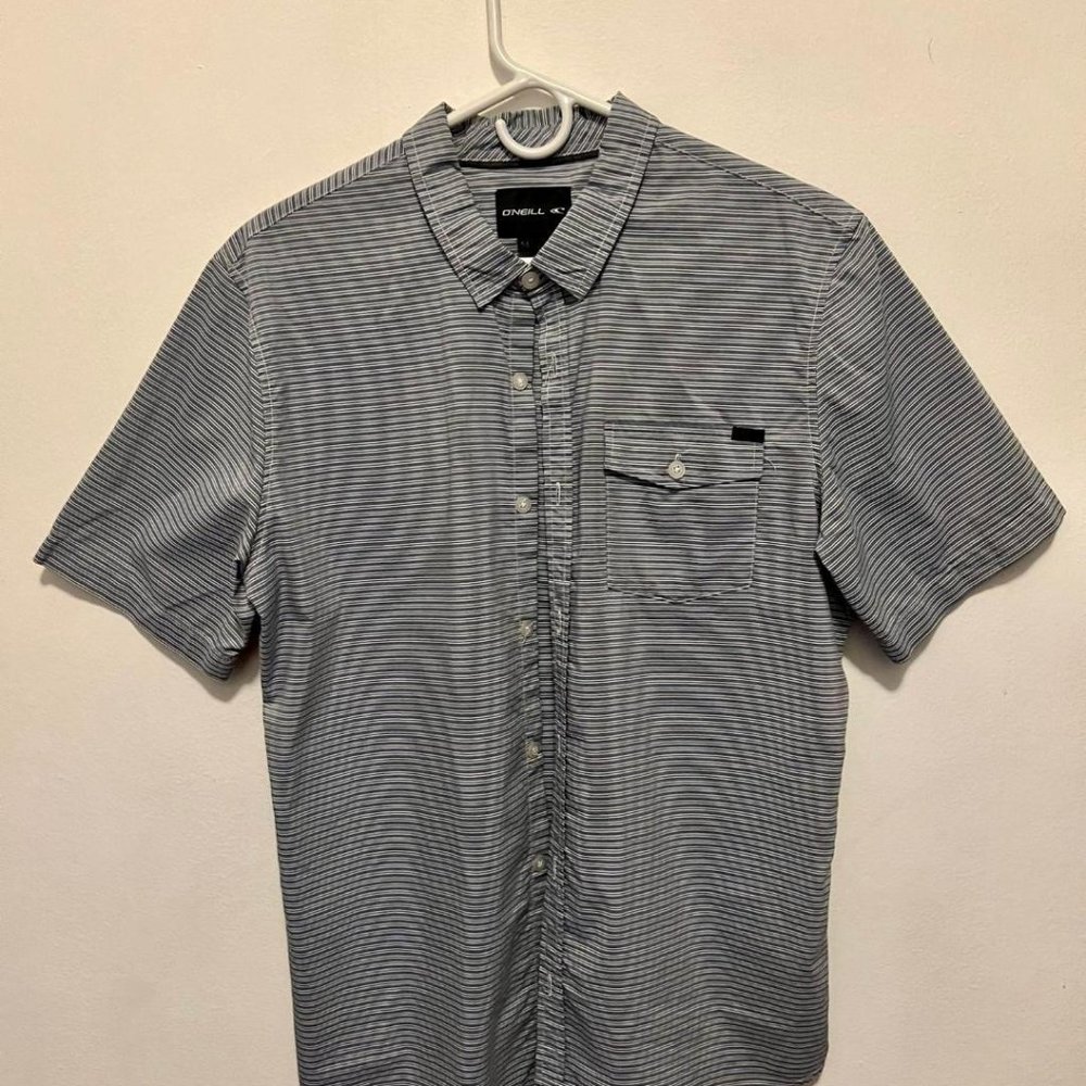 Oneill short sleeve shirt.  Used in excellent condition.